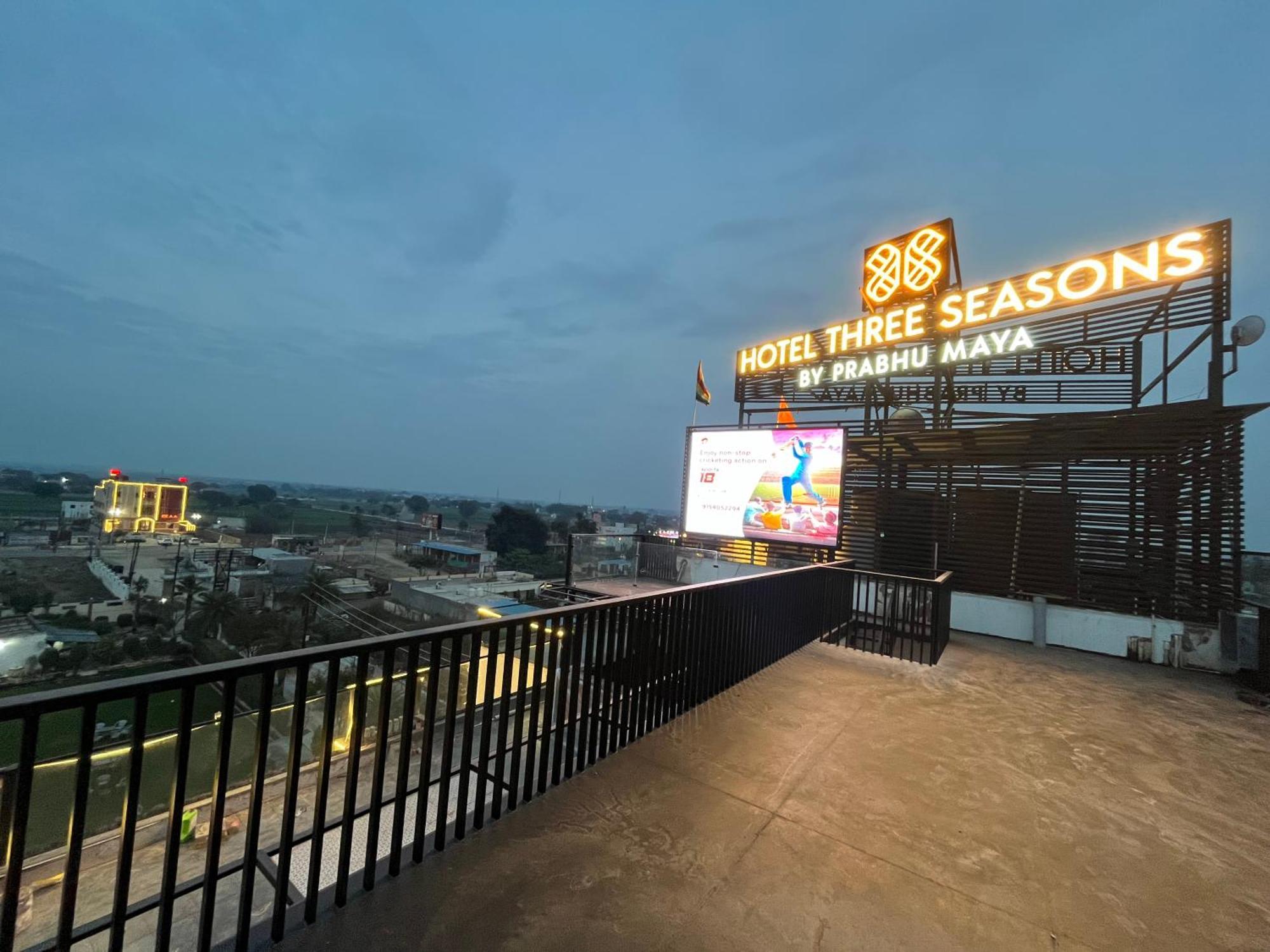 Hotel Three Seasons Vrindavan Bagian luar foto
