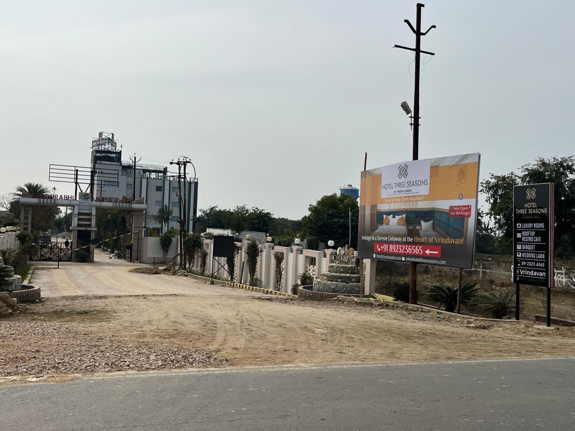 Hotel Three Seasons Vrindavan Bagian luar foto