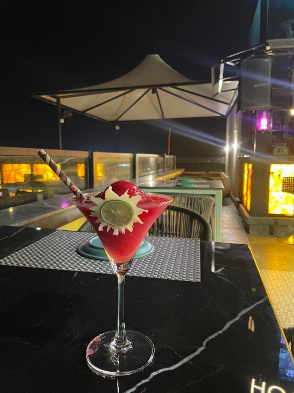 Hotel Three Seasons Vrindavan Bagian luar foto