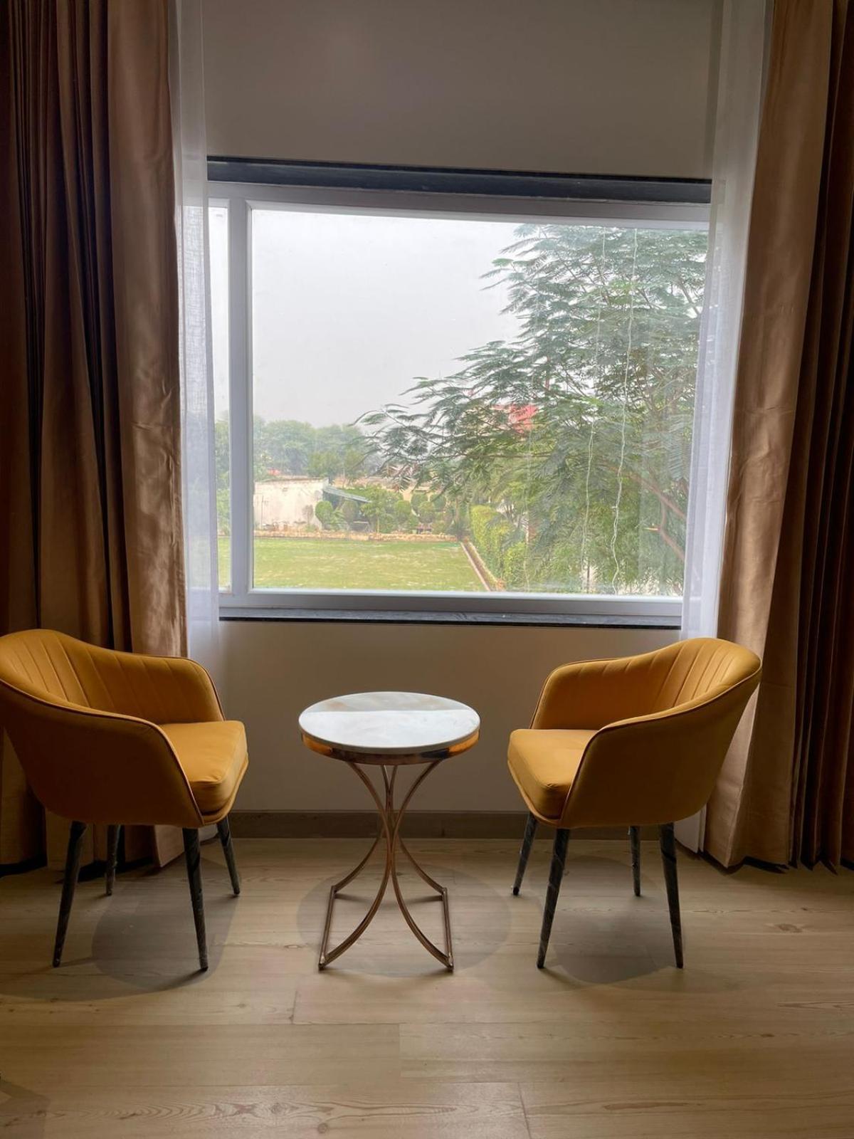Hotel Three Seasons Vrindavan Bagian luar foto